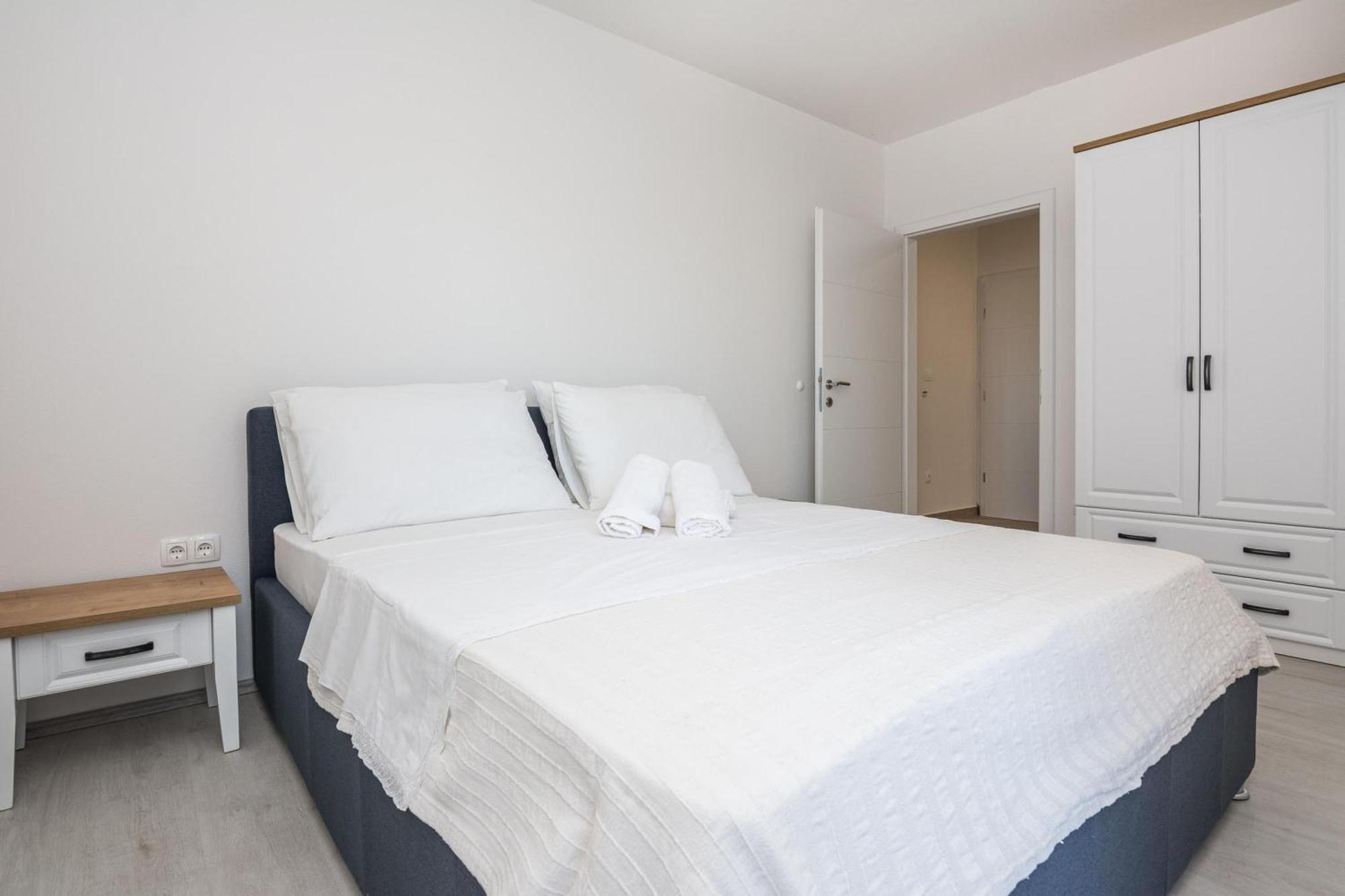 Pool Apartment Bakija 2 - Happy Rentals Pakoštane Kültér fotó