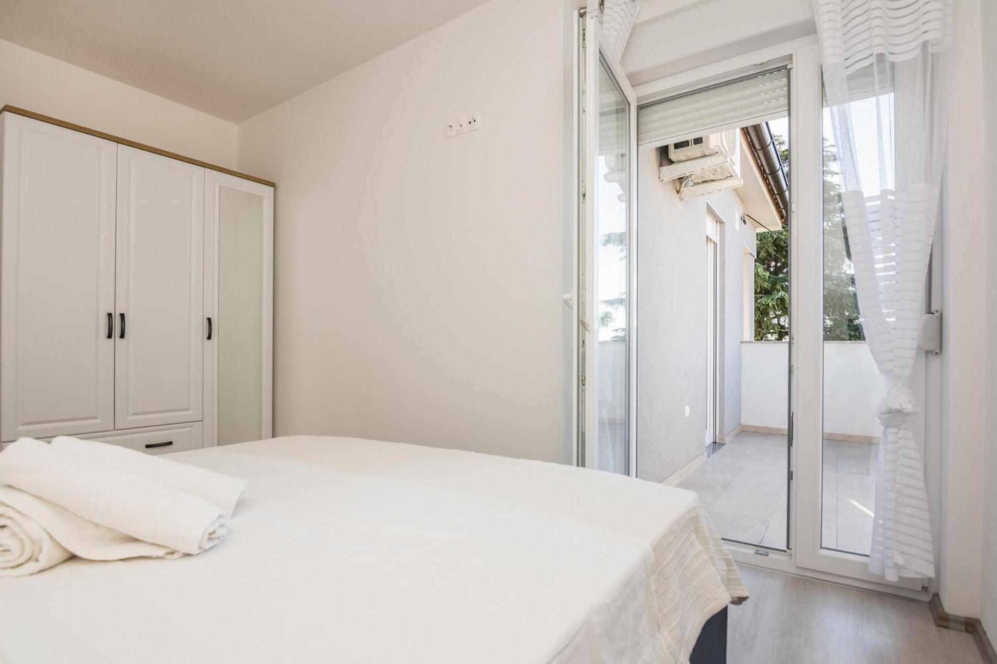 Pool Apartment Bakija 2 - Happy Rentals Pakoštane Kültér fotó
